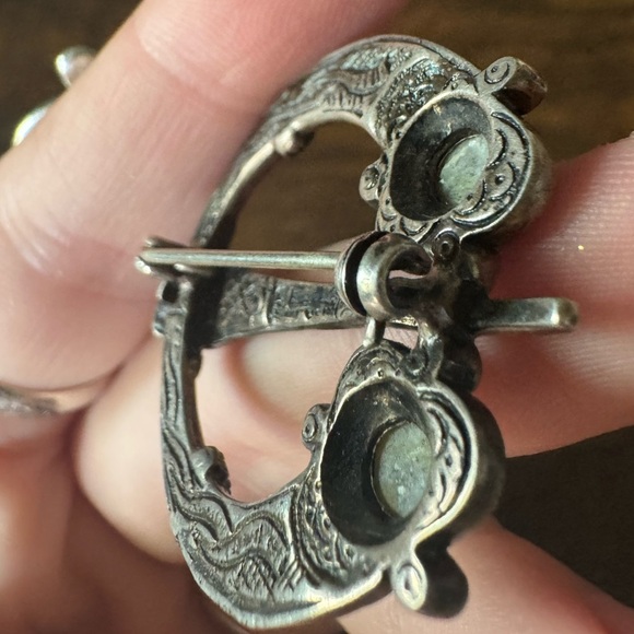 Vintage Celtic Scottish Panannular Marcasite Green Cabochon Brooch Pin - Picture 6 of 8